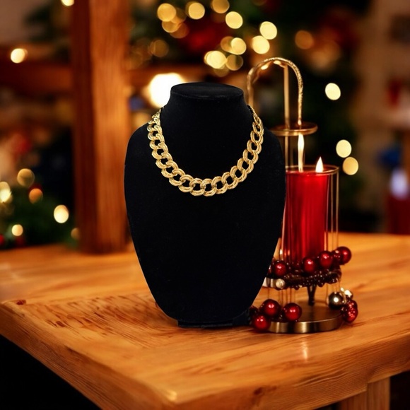 Napier Gold Tone Large Link Chocker Necklace EUC - Picture 3 of 9